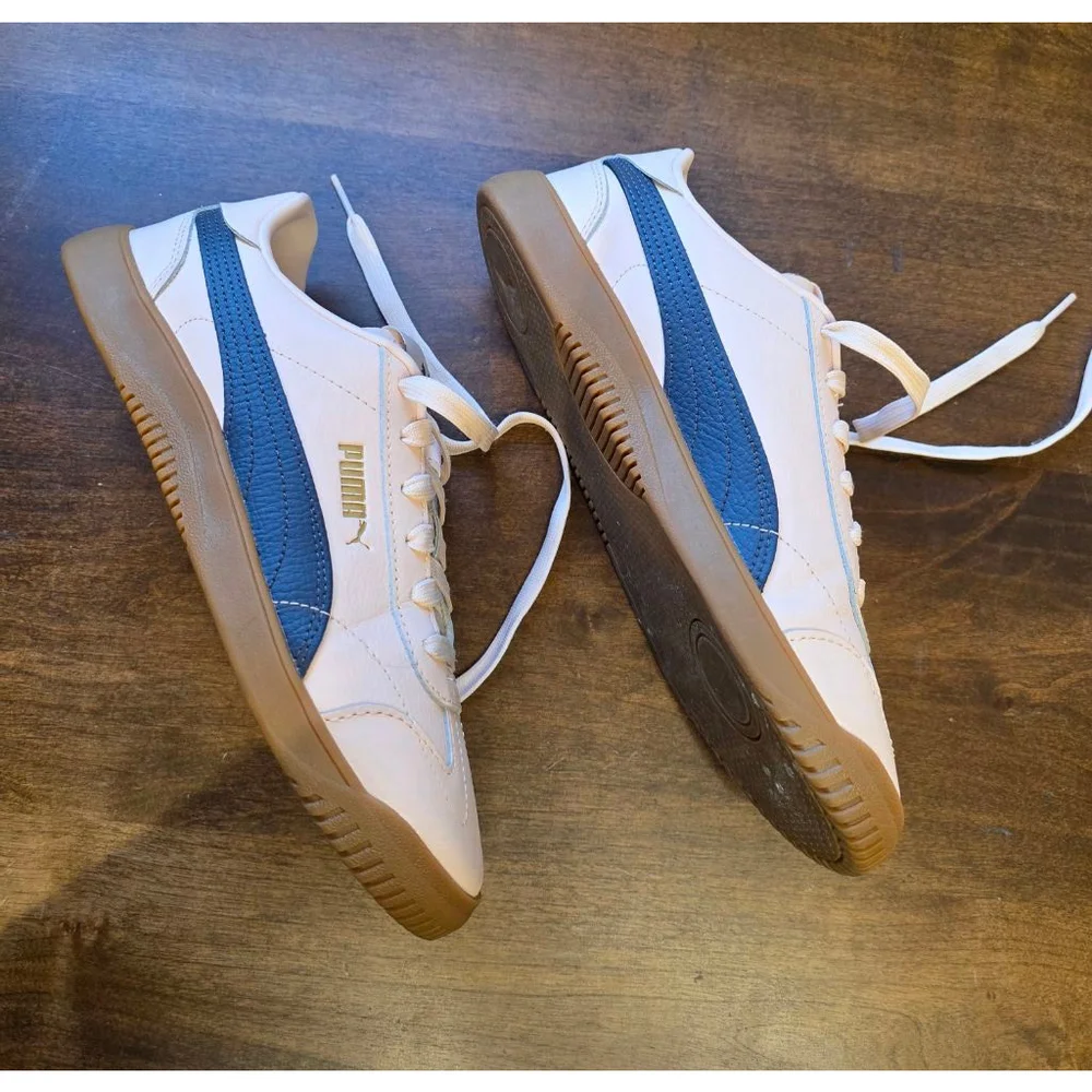 Women's Puma Club 5V5 Sneakers Size 7.5 Island Pink with Blue Stripes worn twice